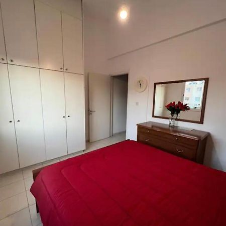 Marias Spacious Aparment Paphos Eksteriør billede