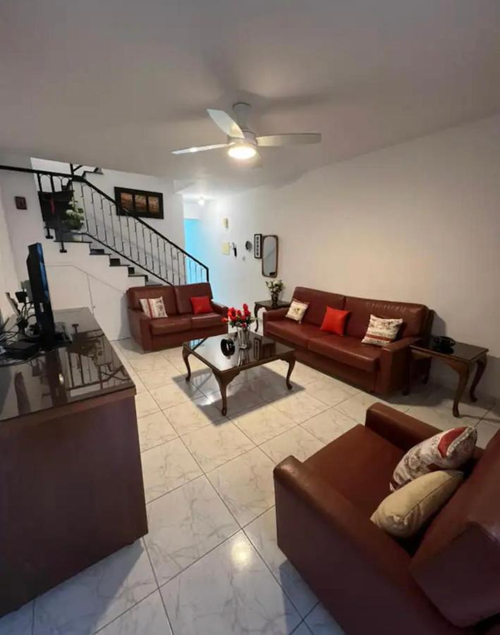 Marias Spacious Aparment Paphos Eksteriør billede