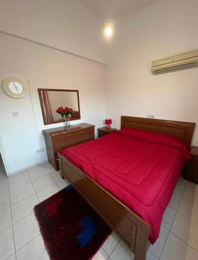 Marias Spacious Aparment Paphos Eksteriør billede