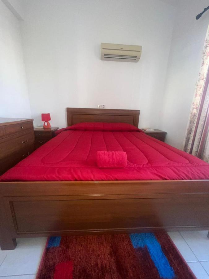 Marias Spacious Aparment Paphos Eksteriør billede